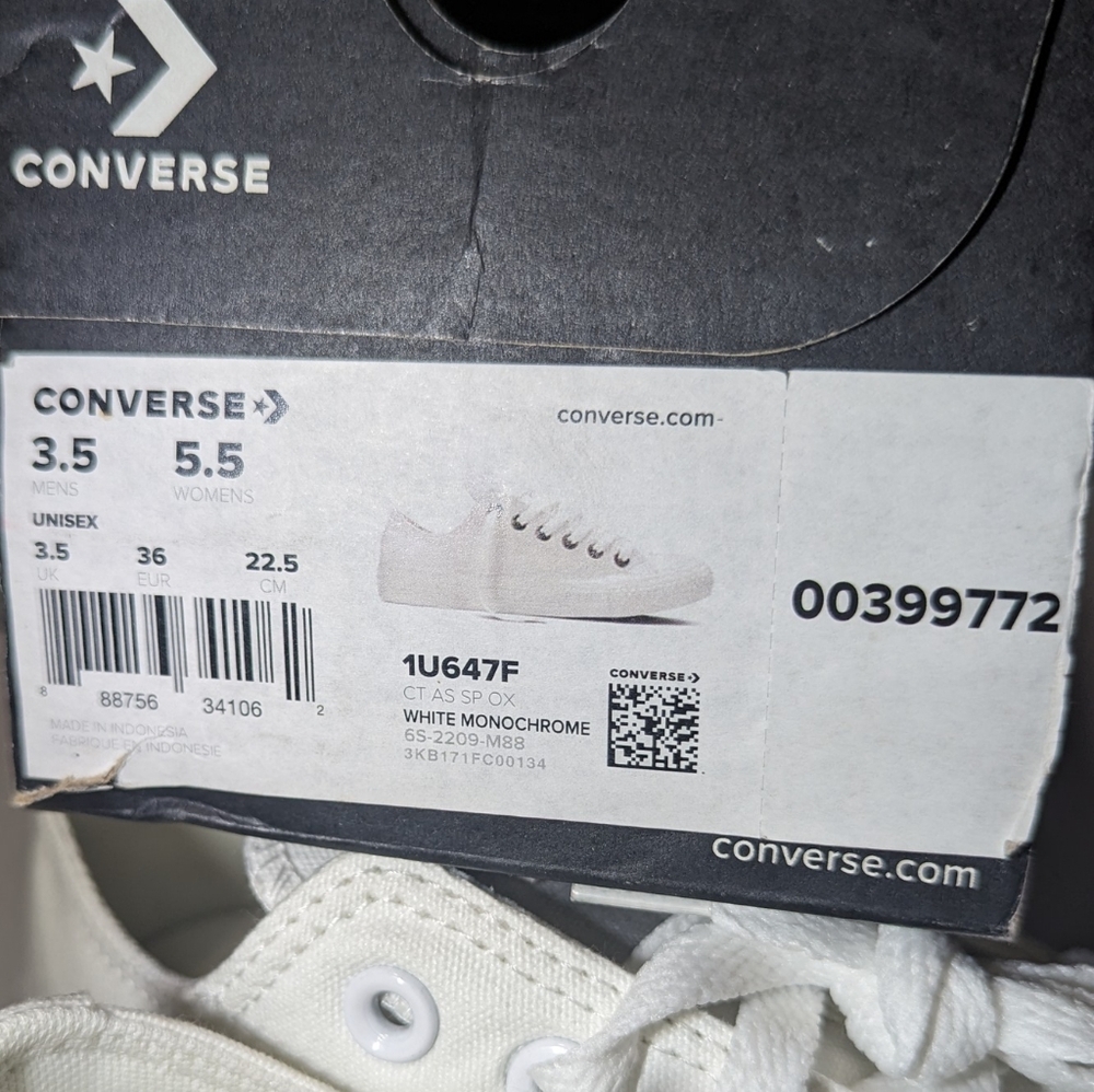 Converse Chuck Taylor All Star Canvas Sneakers . - Picture 13 of 15